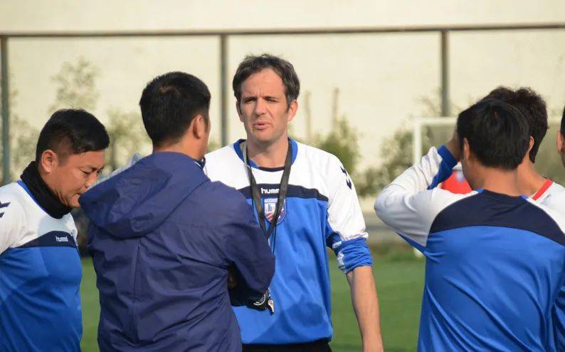 
不是斯托伊科维奇也不是图拔 富力新帅会是这位天津球迷的老熟人吗？【十大外围足球平台app】(图7)