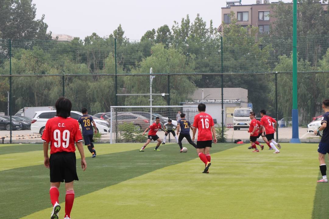 【17VS创投杯足球联赛第三循环顾】绵绵小雨浇不灭足球的热情:十大外围足球平台app(图11)
【17VS创投杯足球联赛第三循环顾】绵绵小雨浇不灭足球的热情:十大外围足球平台app(图11)